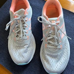 New Balance, Size 8, Ladies sneakers